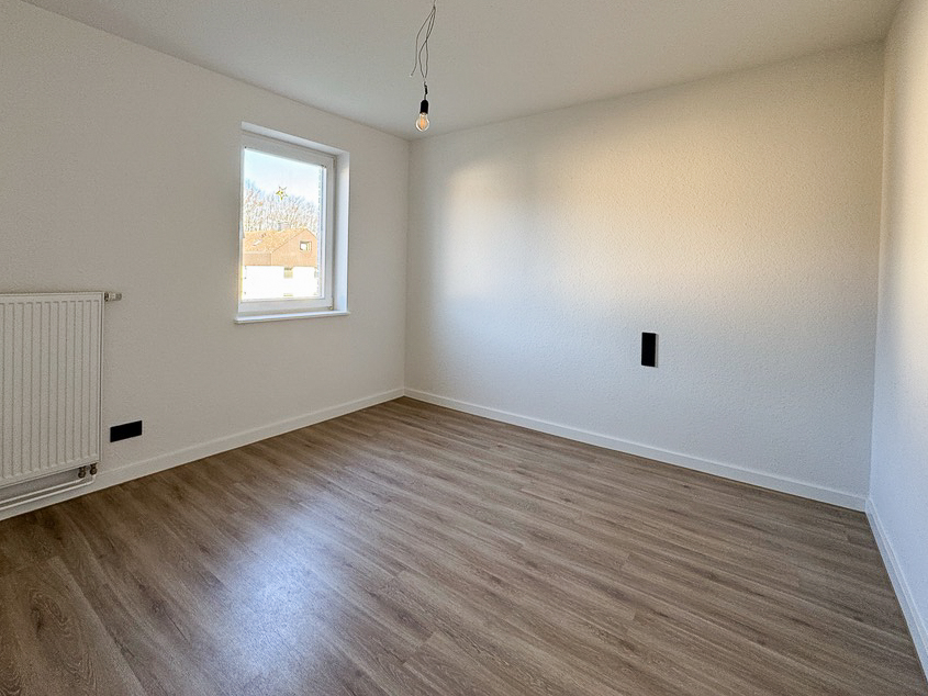 Kinderzimmer vor dem Home Staging durch Heimstil Homedesign, Reihenmittelhaus in Bielefeld